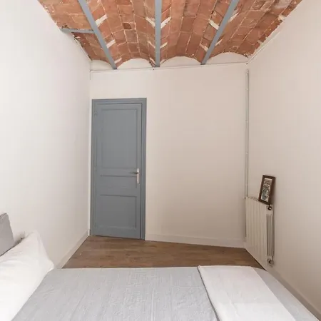 - Eixample 4b Апартаменты